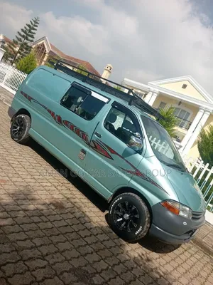 Toyota HiAce 2000