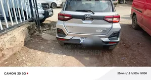 Toyota Raize 2023 Silver