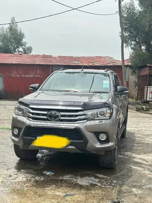 Toyota Hilux 2022 Gold