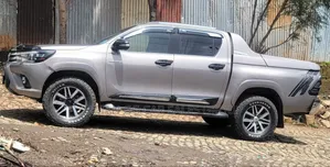 Toyota Hilux 2022 Gold