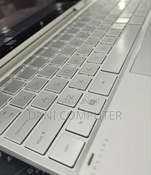 New Laptop HP Spectra 13 8GB Intel Core i7 SSD 512GB