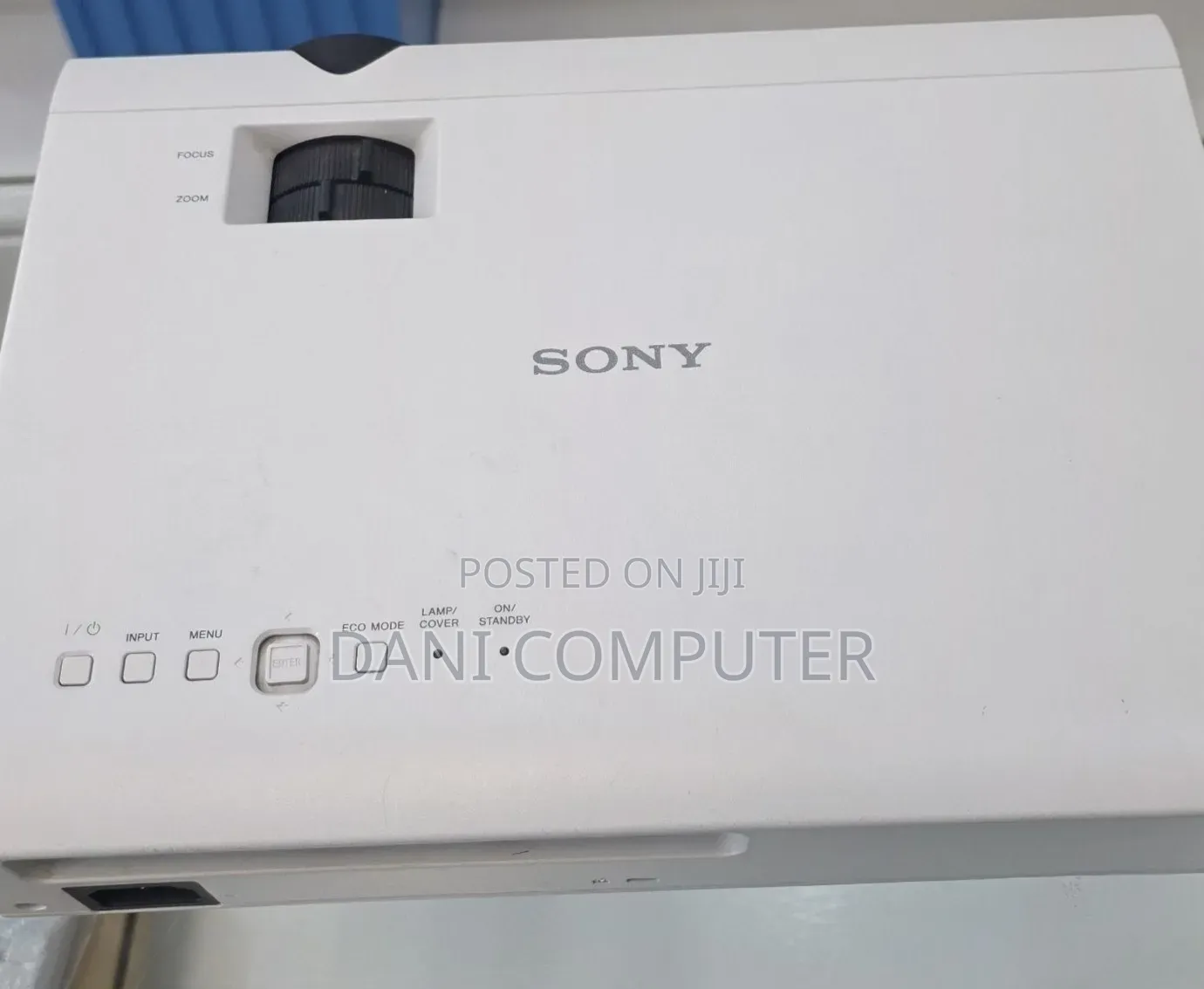👉sony Projector
🌟model Name VPL-Dx102
🌟hardware Interface 
Vga, H