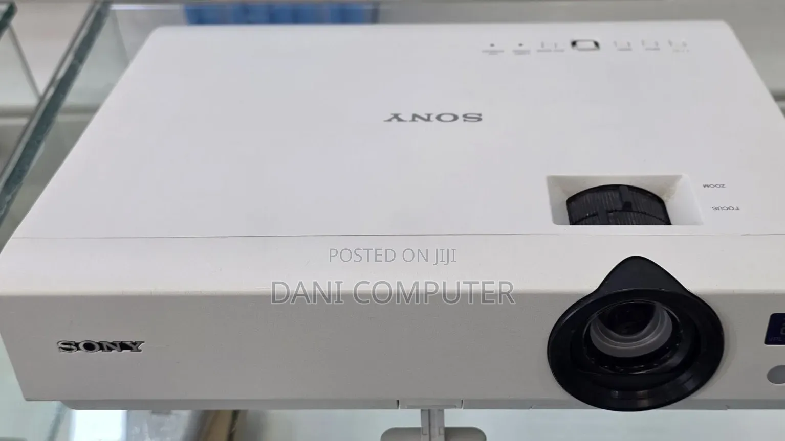 👉sony Projector
🌟model Name VPL-Dx102
🌟hardware Interface 
Vga, H