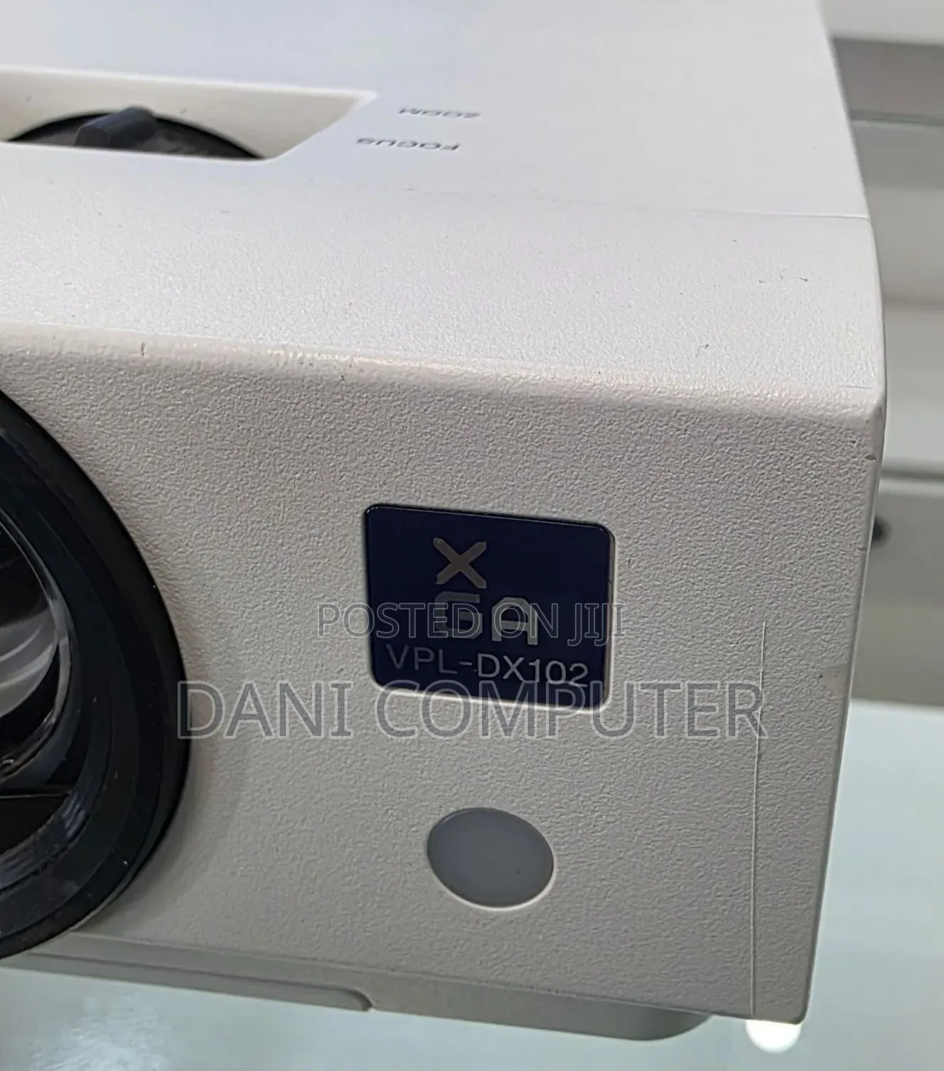 👉sony Projector
🌟model Name VPL-Dx102
🌟hardware Interface 
Vga, H