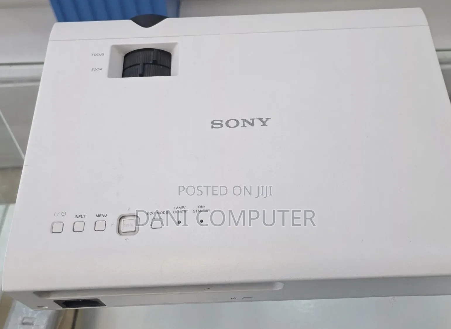 👉sony Projector
🌟model Name VPL-Dx102
🌟hardware Interface 
Vga, H