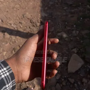 Apple iPhone 11 64 GB Red