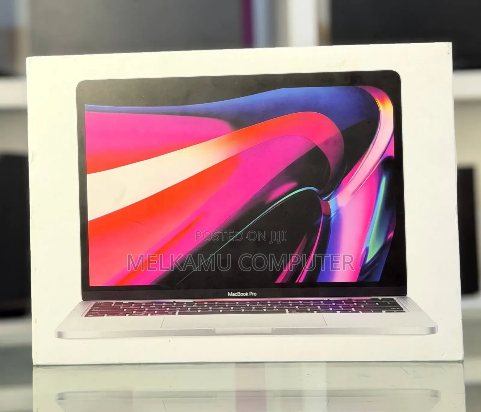 New Laptop Apple MacBook Pro 2020 M1 8GB Apple M1 SSD 512GB