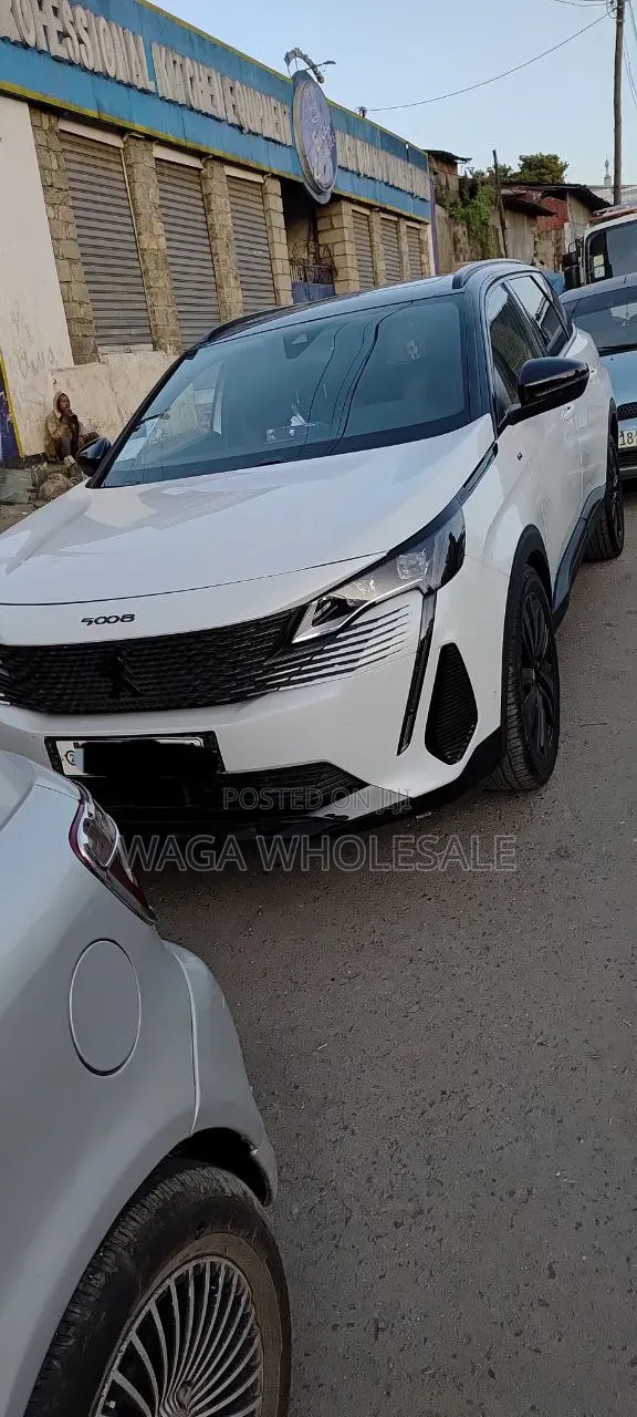 Peugeot 5008 2021 White