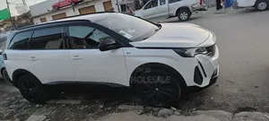 Peugeot 5008 2021 White