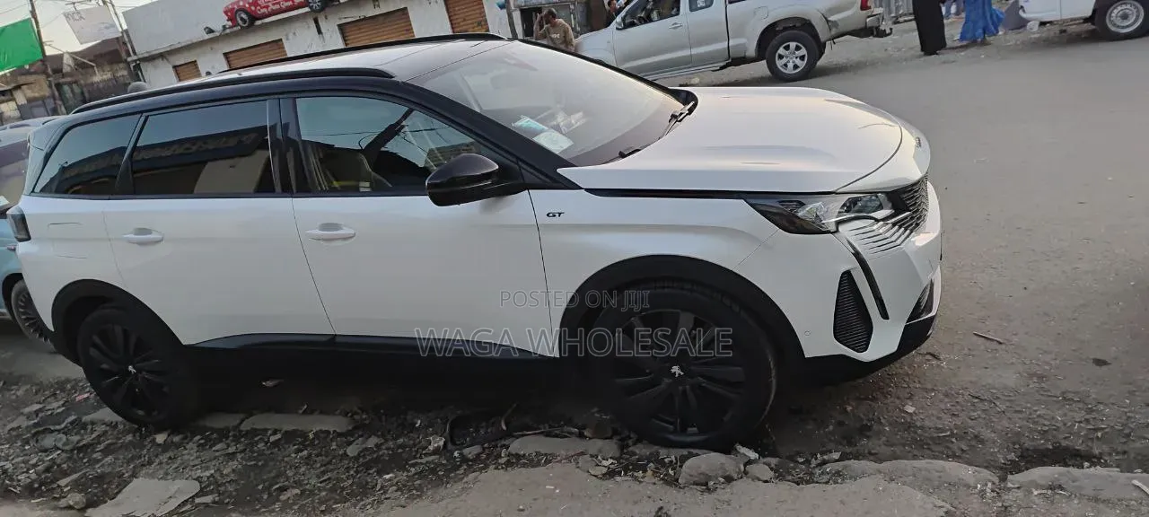 Peugeot 5008 2021 White