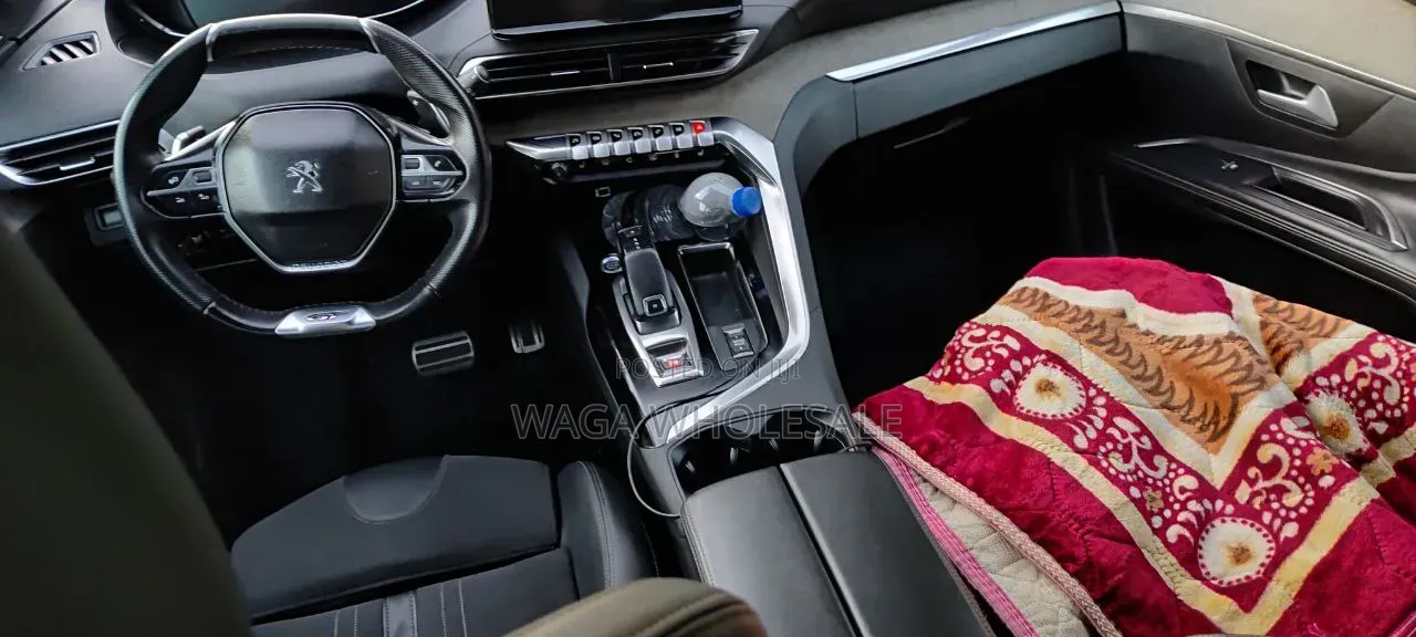 Peugeot 5008 2021 White