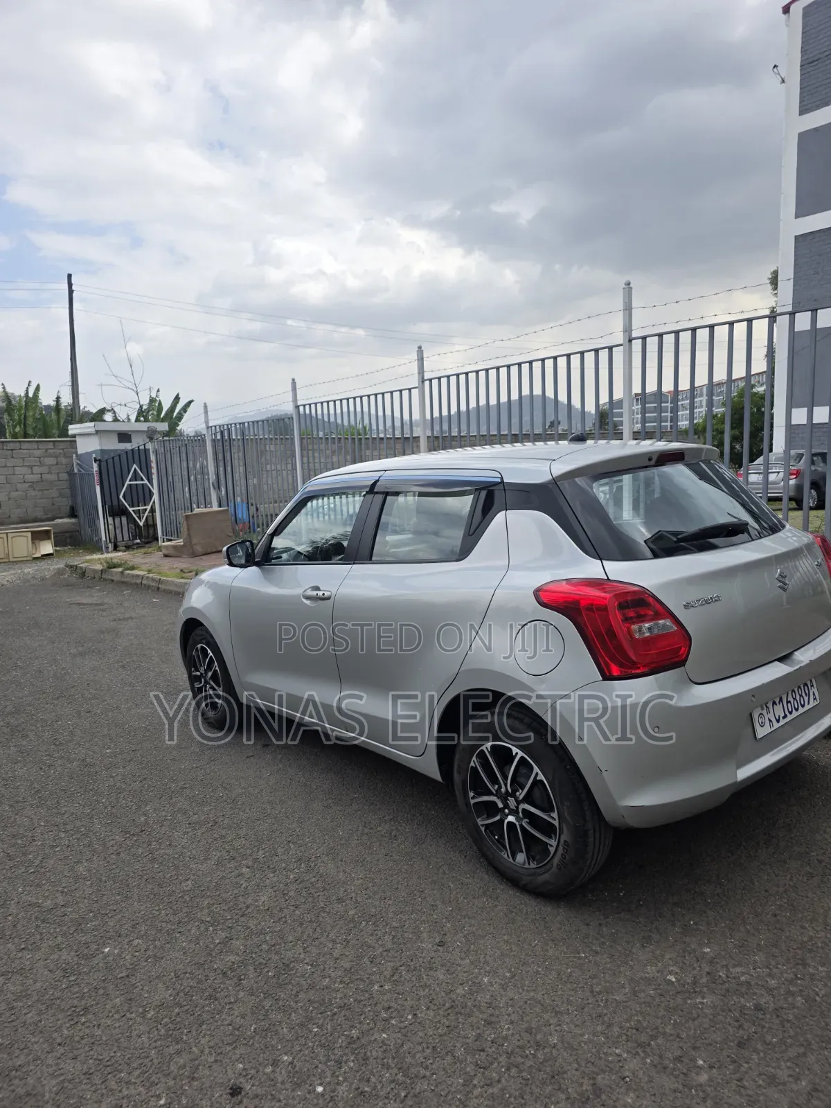 Suzuki Swift 2022 Silver