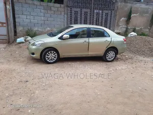 Toyota Yaris 2009 Gold