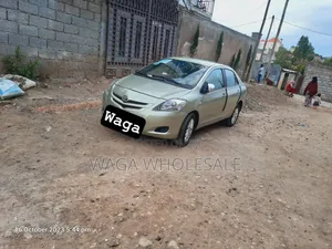 Toyota Yaris 2009 Gold