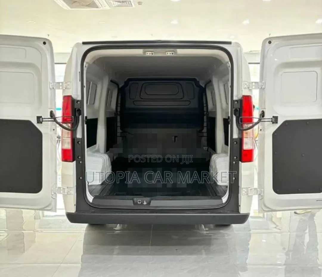 New Dongfeng Rich 7 2025 White