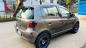 Toyota Vitz 2000 Black