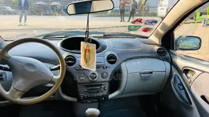 Toyota Vitz 2000 Black