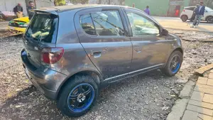 Toyota Vitz 2000 Black