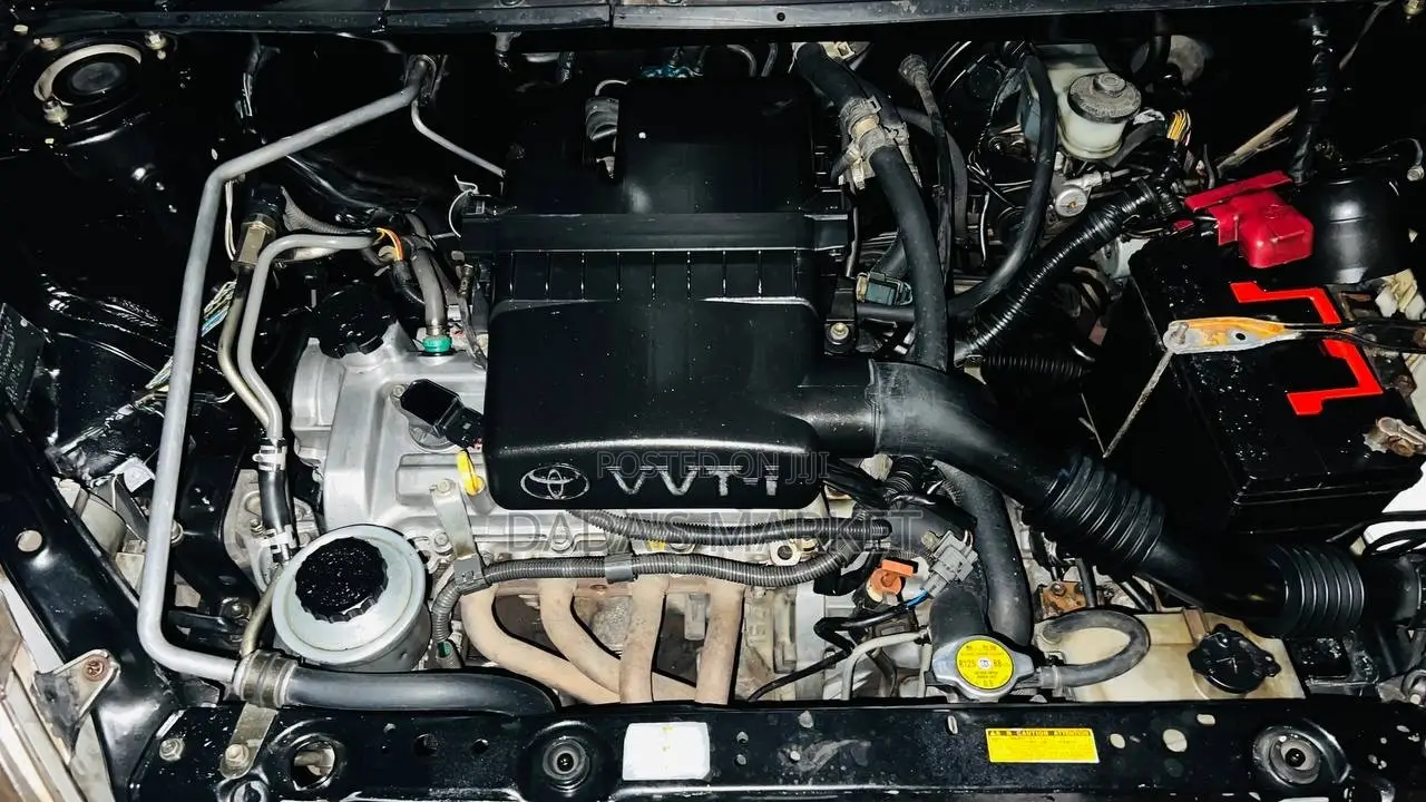 Toyota Vitz 2000 Black