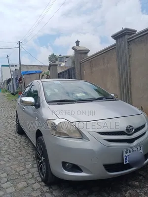 Toyota Yaris 2010 Silver