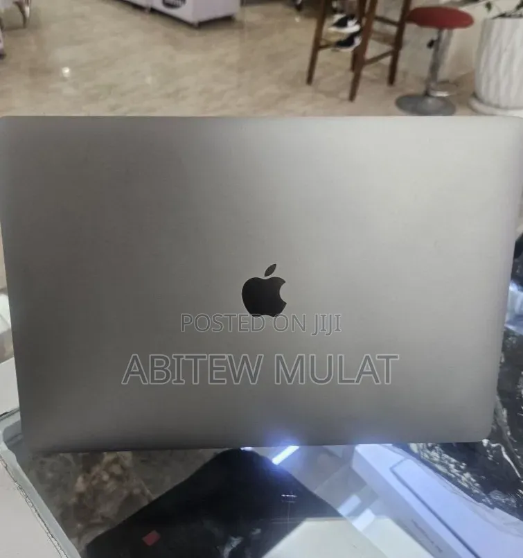 New Laptop Apple MacBook Pro 2018 16GB Intel Core i7 SSD 512GB