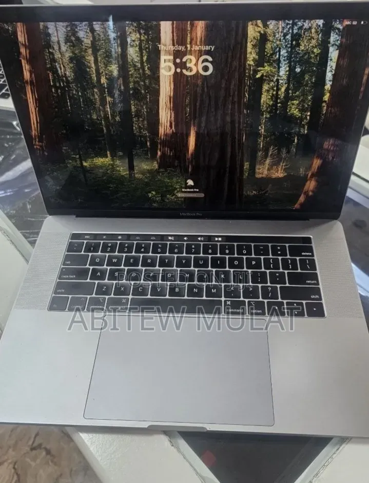 New Laptop Apple MacBook Pro 2018 16GB Intel Core i7 SSD 512GB