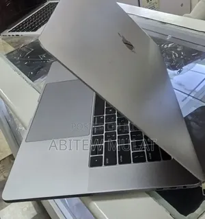 New Laptop Apple MacBook Pro 2018 16GB Intel Core i7 SSD 512GB