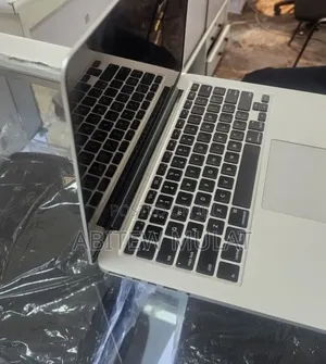 New Laptop Apple MacBook Pro 2015 8GB Intel Core i5 SSD 256GB