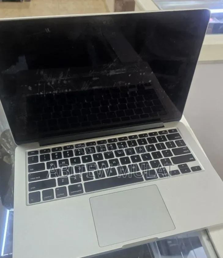 New Laptop Apple MacBook Pro 2015 8GB Intel Core i5 SSD 256GB
