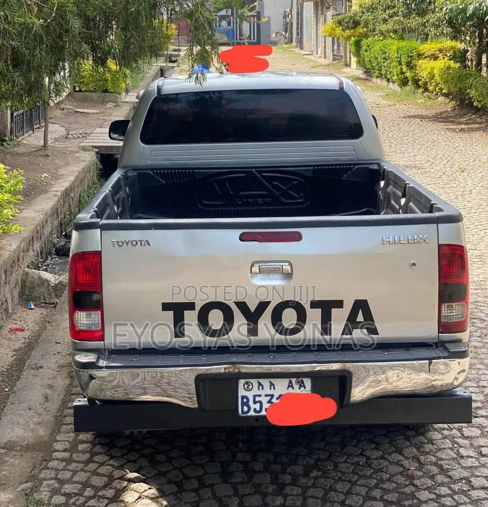 Toyota Hilux 2011 Silver
