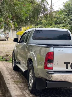 Toyota Hilux 2011 Silver