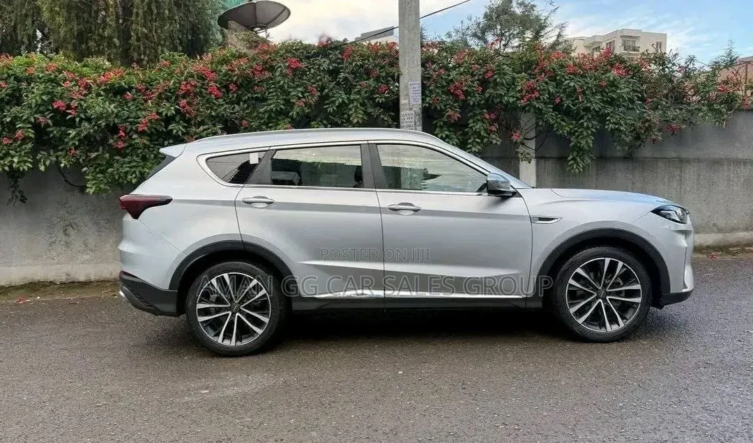Jetour X70 Plus 2023 Silver