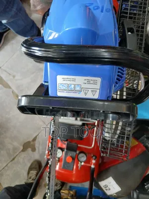 Highlander HLG4500 Is a 2-Stroke Gasoline Chainsaw