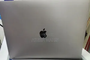 New Laptop Apple MacBook Pro 2019 16GB Intel Core i7 SSD 512GB