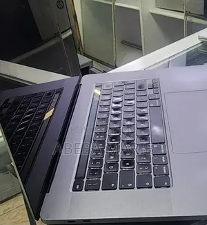 New Laptop Apple MacBook Pro 2019 16GB Intel Core i7 SSD 512GB