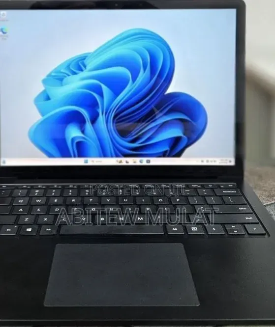 New Laptop Microsoft Surface Laptop 4 16GB Intel Core i7 SSD 512GB