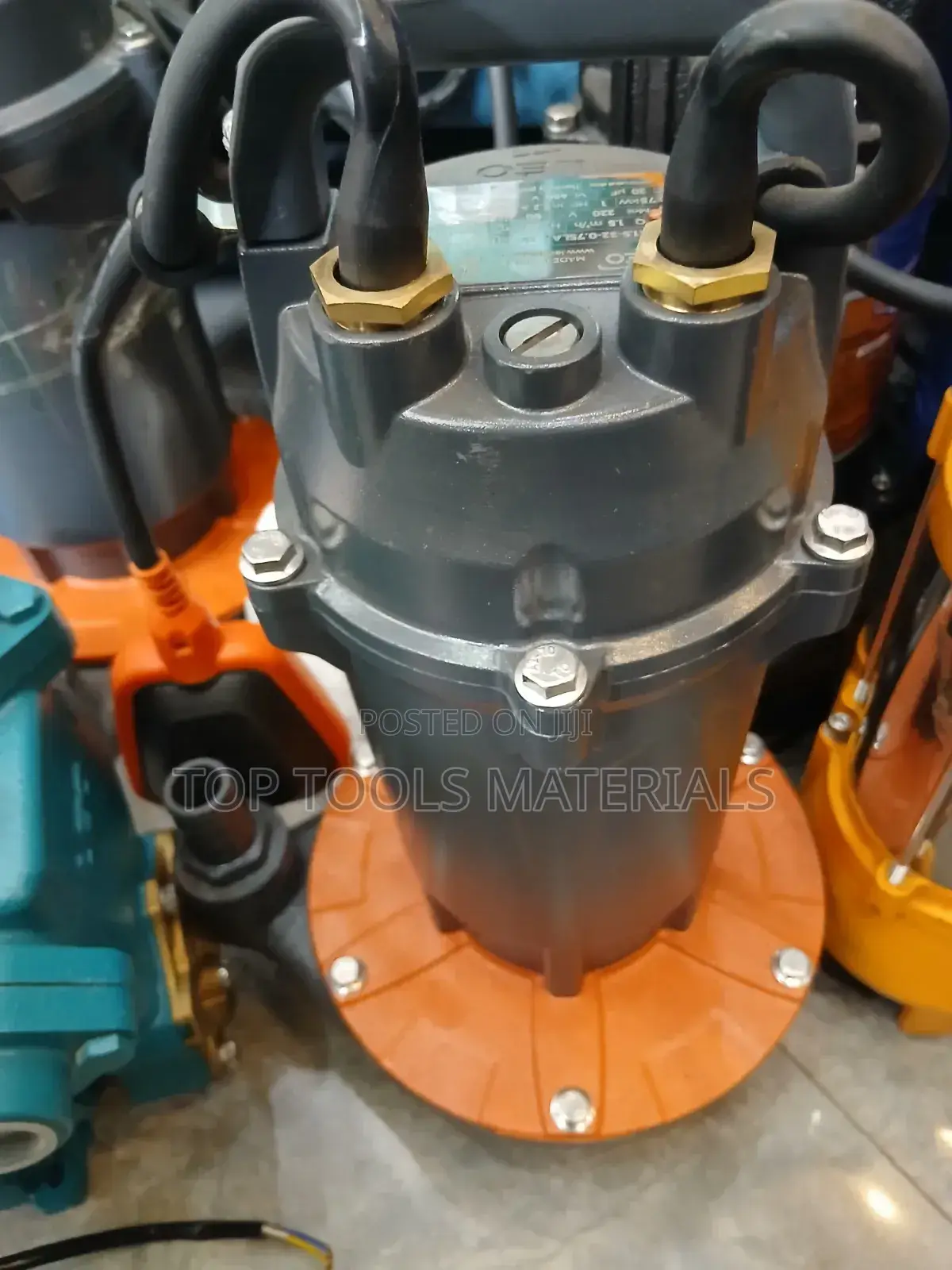 LEO QDX1.5-32-0.75LA Single-Phase Submersible Drainage Water Pump.