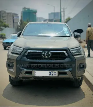 Toyota Hilux 2021 Green