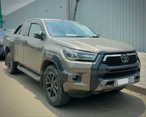 Toyota Hilux 2021 Green