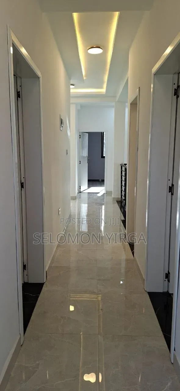5bdrm House in Adis Ababa, Bole for sale