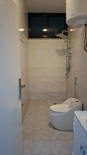 5bdrm House in Adis Ababa, Bole for sale
