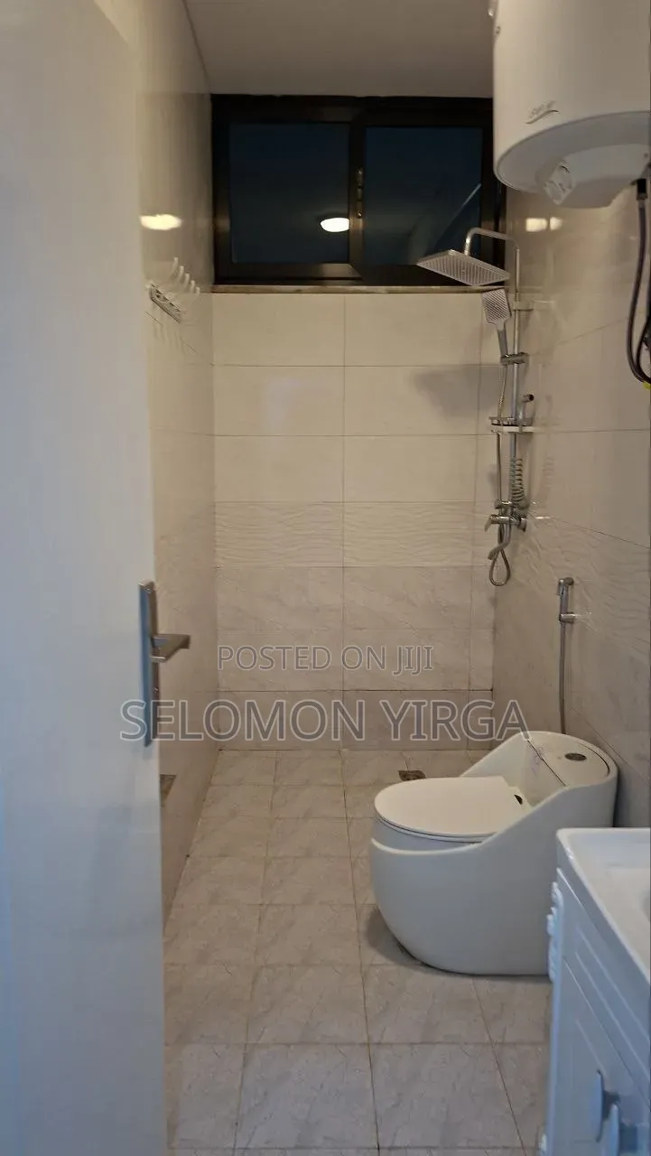 5bdrm House in Adis Ababa, Bole for sale
