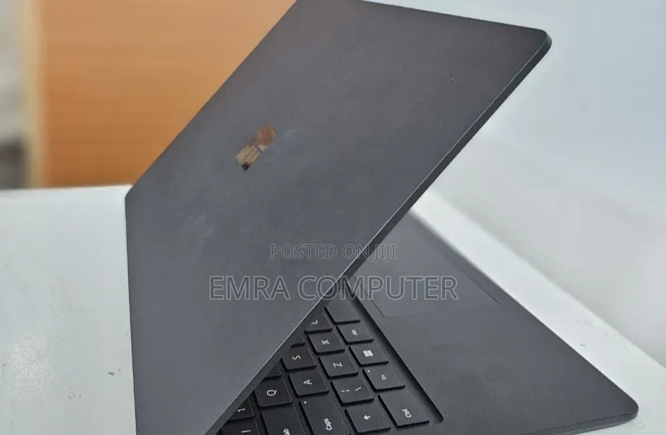 New Laptop Microsoft Surface 16GB Intel Core i7 SSD 512GB