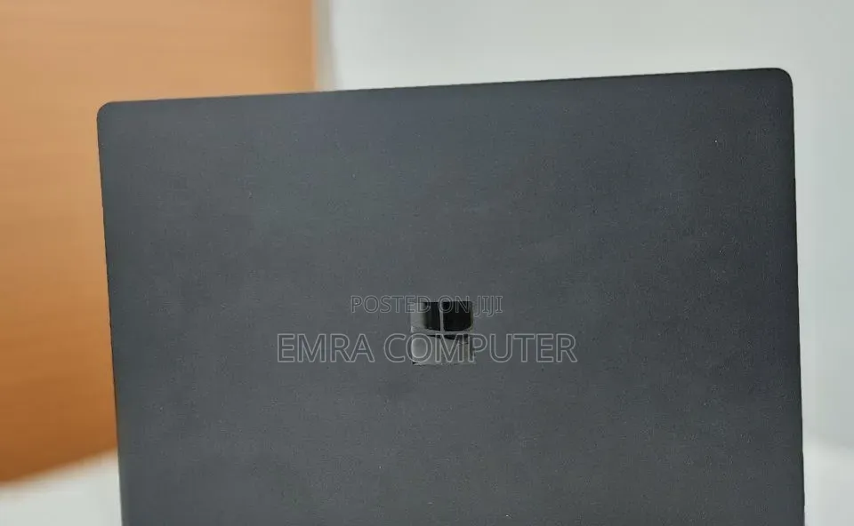 New Laptop Microsoft Surface 16GB Intel Core i7 SSD 512GB
