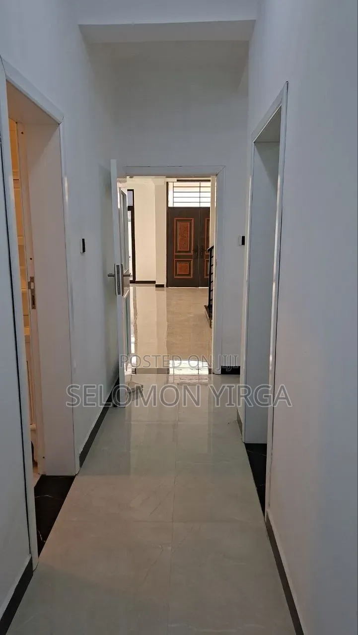5bdrm House in Adis Ababa, Bole for sale