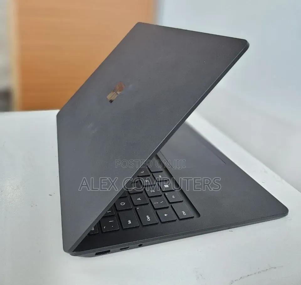 New Laptop Microsoft Surface Laptop 4 16GB Intel Core i7 SSD 512GB