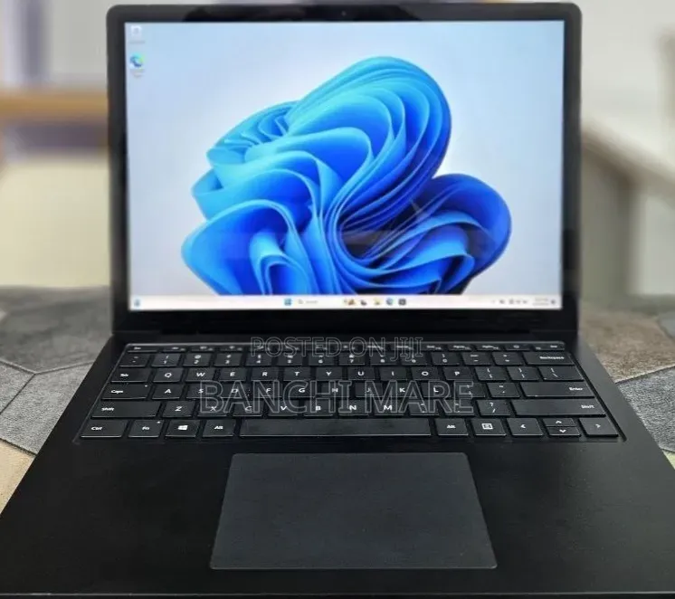 New Laptop Microsoft Surface Laptop 4 16GB Intel Core i7 SSD 512GB