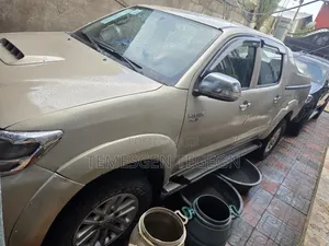 Toyota Hilux 2015