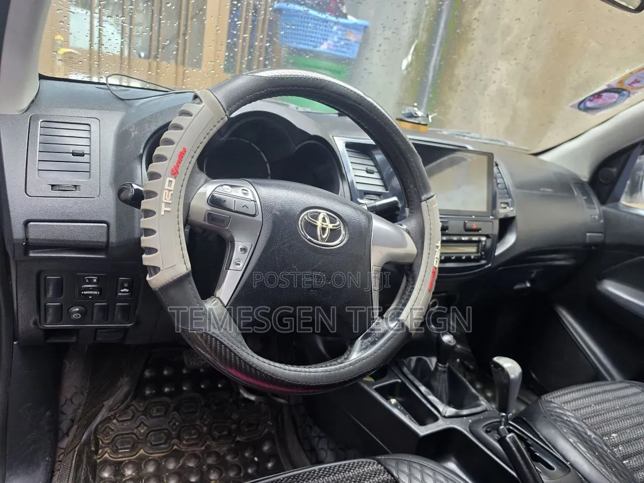 Toyota Hilux 2015
