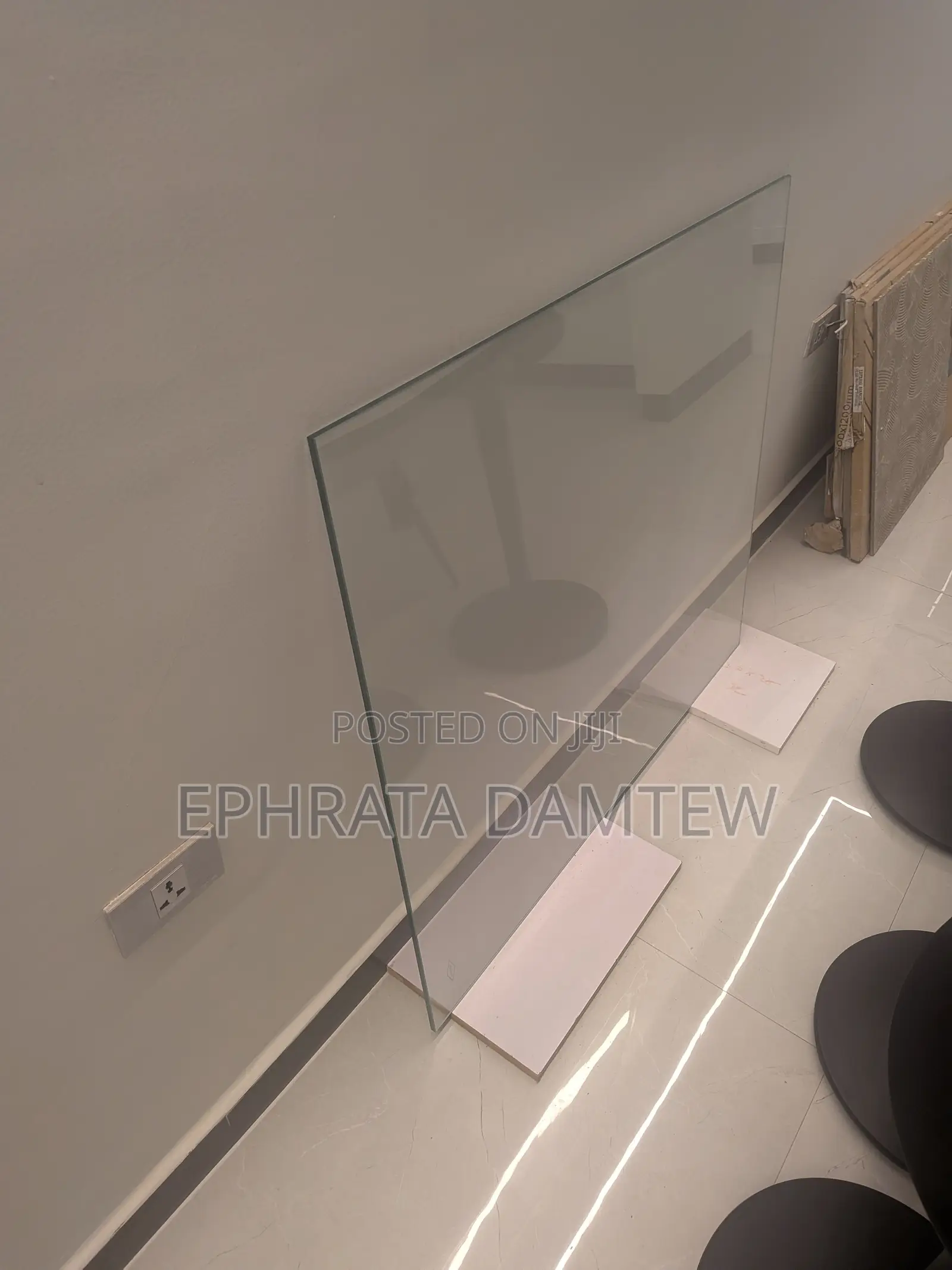 Tempered Glass 10mm. Size 1.04*0.90m 1.26m2